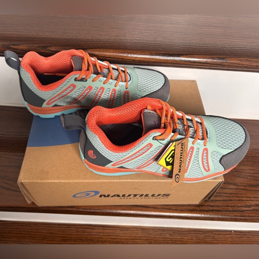 Nautilus Women’s Carbon Fiber Toe Slip-Resistant Work Athletic Shoe,6.5 Wide - Picture 7 of 16